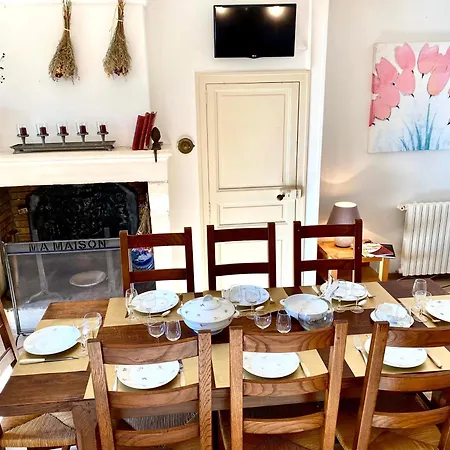 招待所 Aux Agapanthes, D'hotes Charentaises De Charme Avec Piscine Aumagne