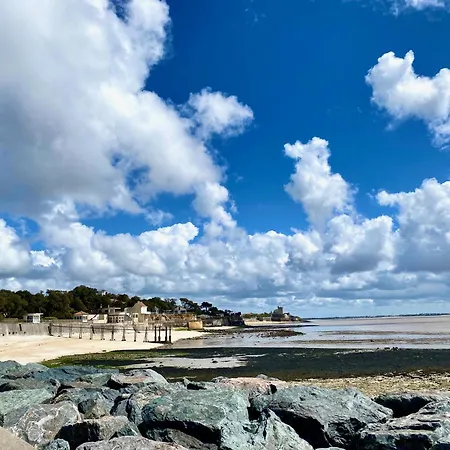 招待所 Aux Agapanthes, D'hotes Charentaises De Charme Avec Piscine 3*