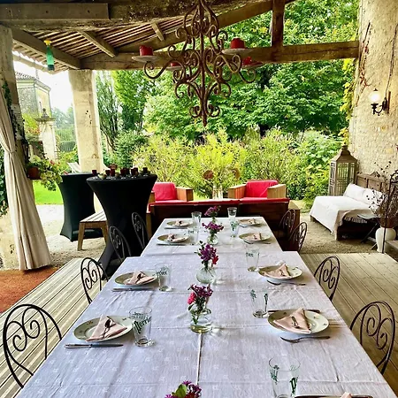 Aux Agapanthes, D'hotes Charentaises De Charme Avec Piscine